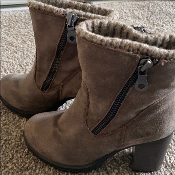 Heeled booties - Picture 4 of 9